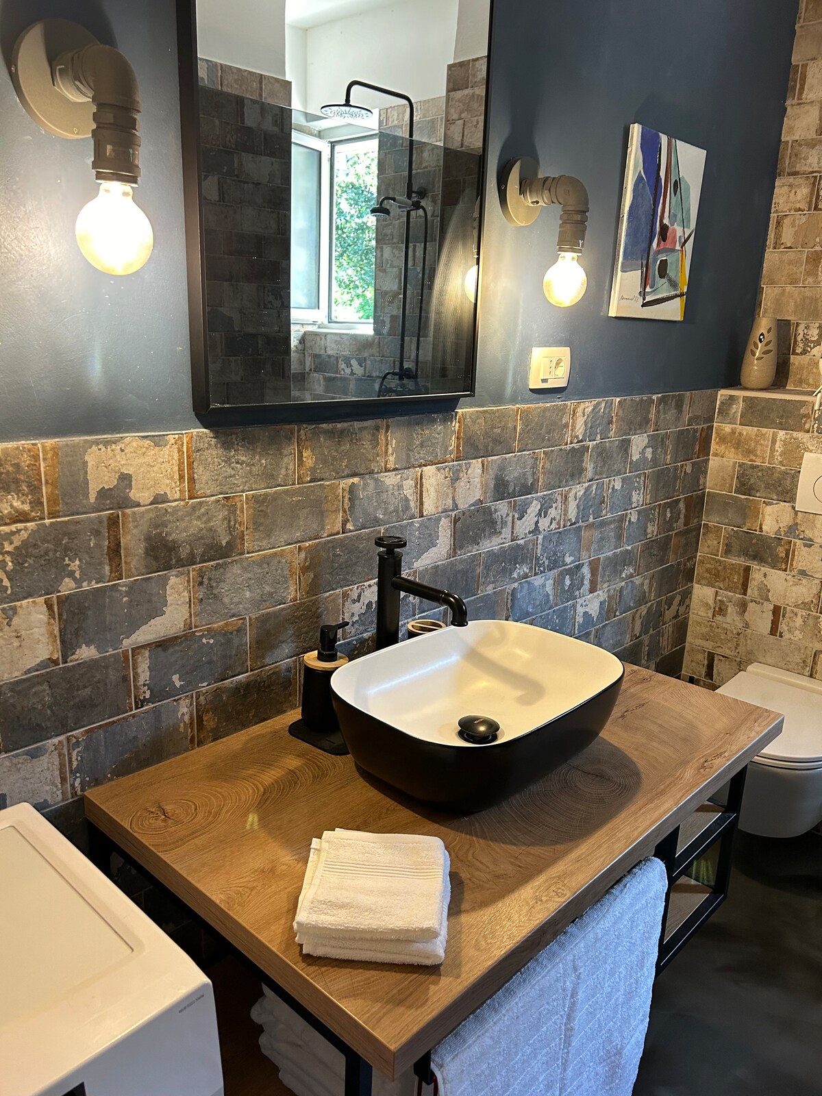 Full bathroom 5